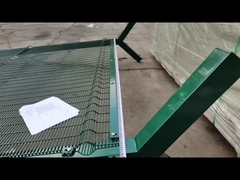 Pulverbeschichteter galvanisierter Stahlzaun 358 Sicherheitszaun für Gefängnis 1,8*2,5m