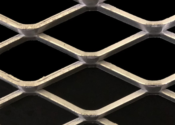 Flachgedrücktes Streckmetall-Blatt Mesh For Stair Treads/Umhüllung 4 * 8ft 30 * 60mm