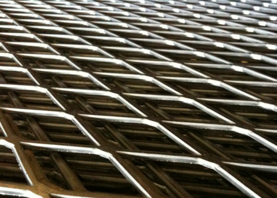 Galvanisiertes Streckmetall Mesh Sheet For Security 30 * 60mm Loch Soem