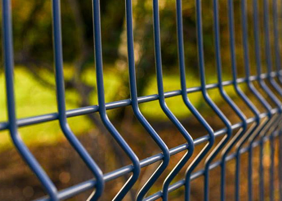 Galvanisiertes Dreiecksgeschweißtes Gitterzaun für den Garten 1,8*2,5m