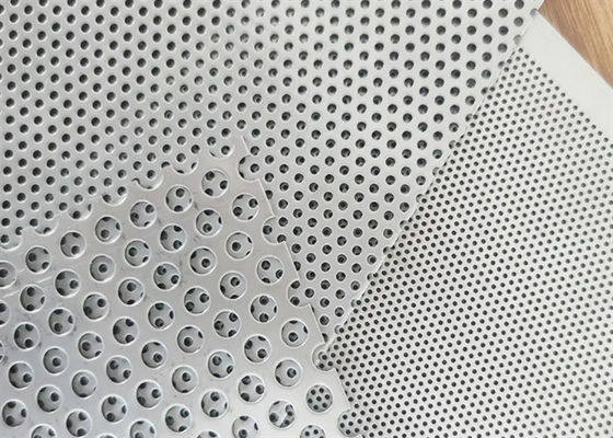 Längen 100-2500 mm Perforiertes Drahtnetz aus kohlenstoffarmem Stahl