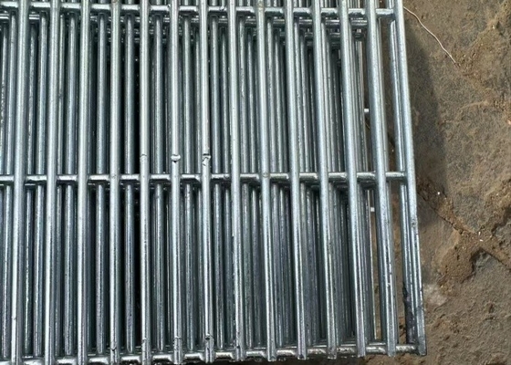 358 Schnittsicherheitszaun-Panel 2,4 m x 3,0 m galvanisiertes Stahlnetz