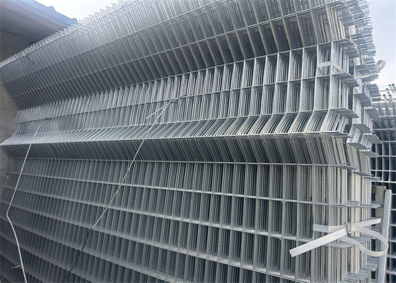 Hot Dip Galvanized Triangle Fence Panel 1,8m Höhe 50*100mm Mesh Loch
