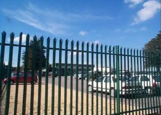 Stahl feuerverzinkte Palisaden-Sicherheitszaunfelder mit hoher Haltbarkeit - Modulares System