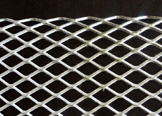 Heißes Bad galvanisierte 3/4 flachdrückte ausgedehnten Streckmetall-Metalldraht Mesh For Stair Treads
