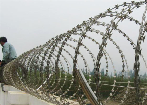 Heiße eingetauchte galvanisierte 2.5mm Sicherheit Bto-22 des starken scharfen Rasiermesser-Stachelband-Draht-