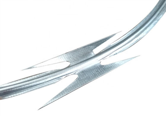 Galvanisierte heißes Bad Q195 Spulen-Durchmesser des Stacheldraht-Rasiermesser-Draht-Cbt-65 900mm
