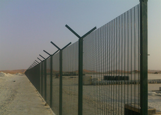 12.7x76.2mm Mesh Hole 358 geschweißter Mesh Security Fence For Airport/Gehweg